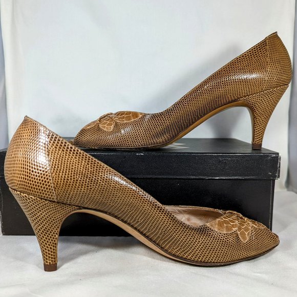 Size 8 Italian Leather Peep Toe  Pumps Wit Floral Snakeskin Pattern, Bruno Magli - Picture 1 of 9